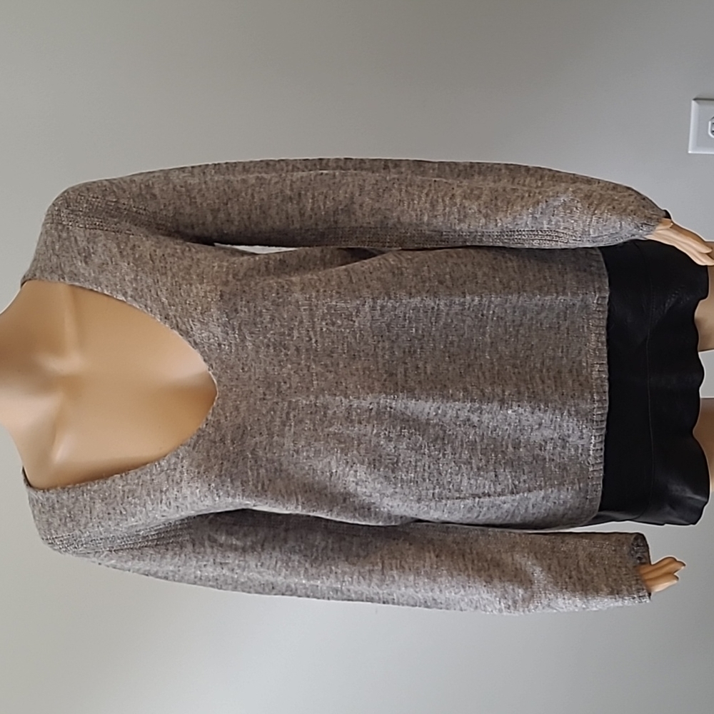 Halston Heritage women's long sleeves sweater - Picture 1 of 9